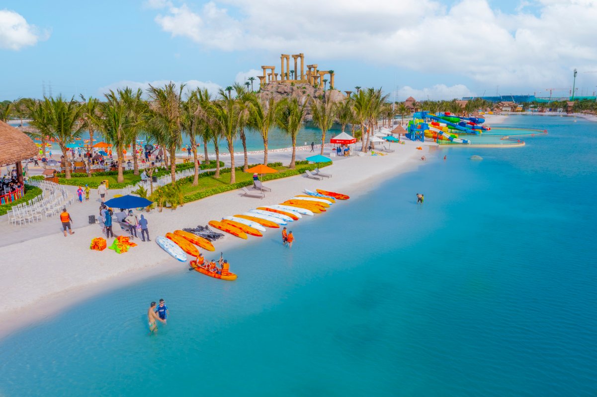 VinWonders Hanoi Wave Park: Trải Nghiệm Giải Trí Nước Tuyệt Vời Cho Gia Đình Mùa Hè 2025 Các hoạt động giải trí khác gần VinWonders Hanoi Wave Park